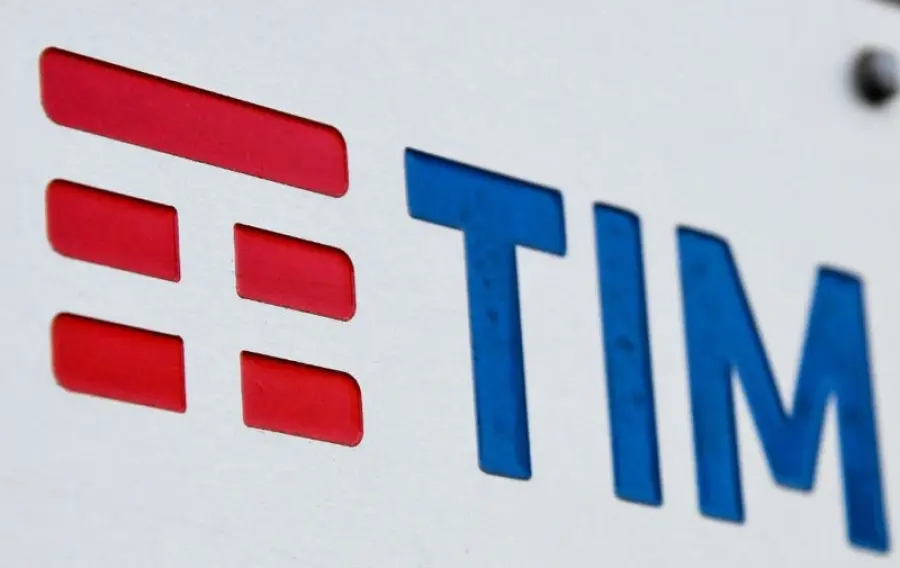 TIM Extra Power formato Christmas: con minuti illimitati e giga