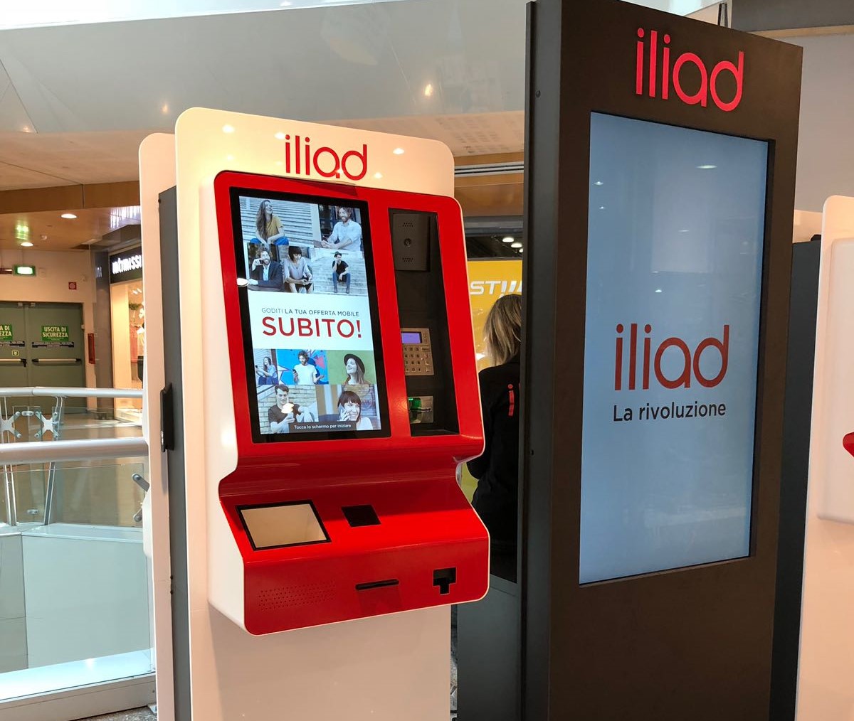Iliad, le simbox anche nei punti vendita Unieuro e Carrefour