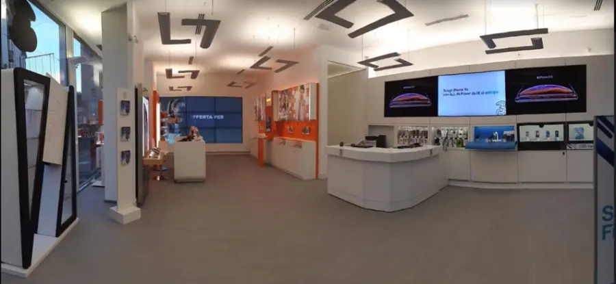 Wind Tre, si apre a Milano lo store con entrambi i brand