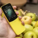 Nokia 8110, la banana gialla in tutti i negozi ed è di nuovo effetto nostalgia
