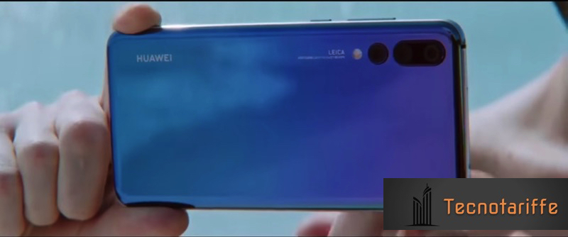 Huawei P20 in offerta con Wind con tanto di spot pubblicitario con Fiorello [Video]